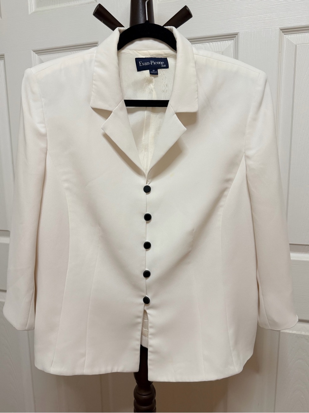 Evan Picone White Button-Front Blazer with Black Buttons